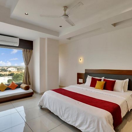 Goverdhan Greens Resort Dwarka L Hotels In Dwarka Eksteriør billede