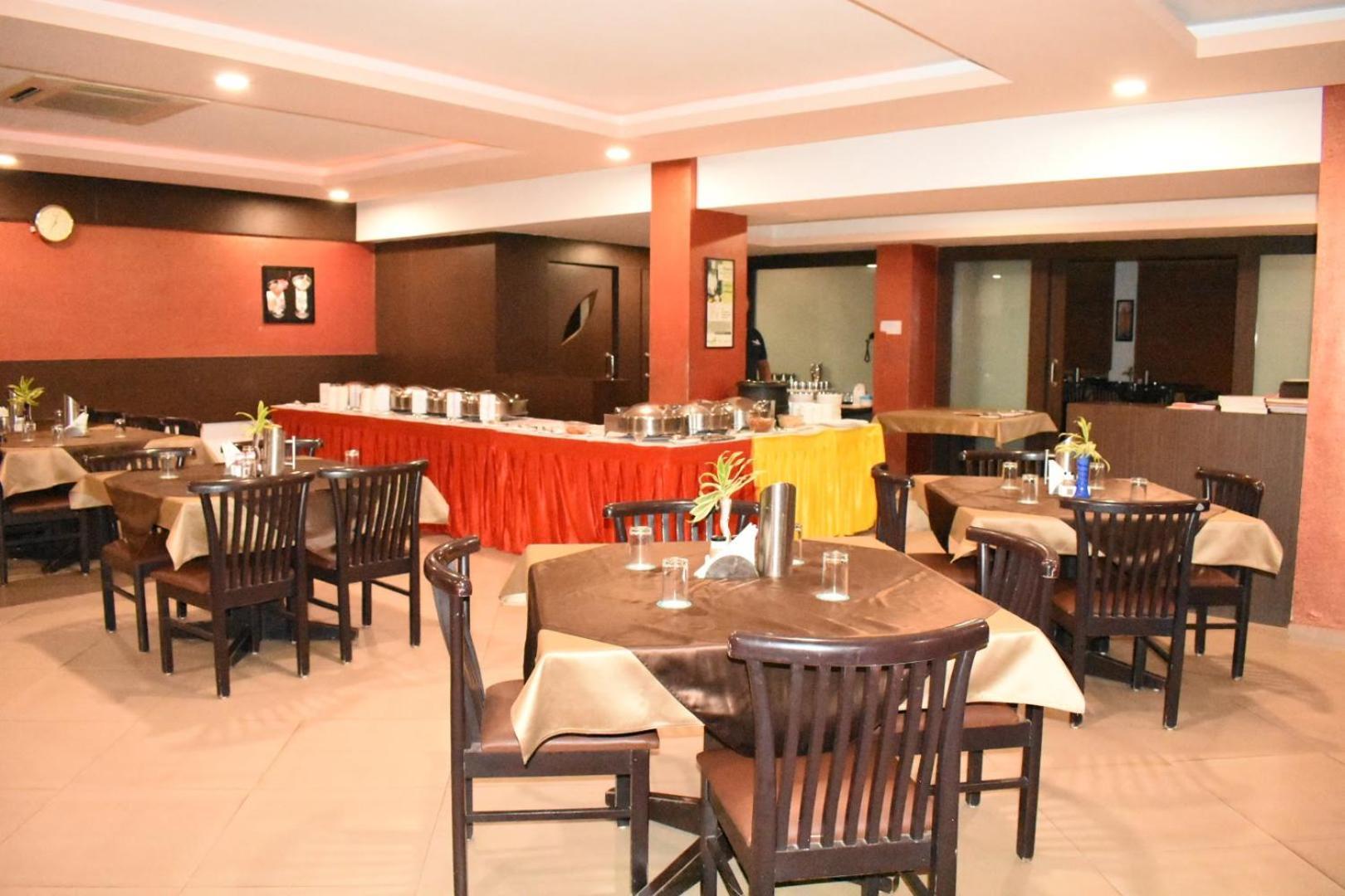 Goverdhan Greens Resort Dwarka L Hotels In Dwarka Eksteriør billede