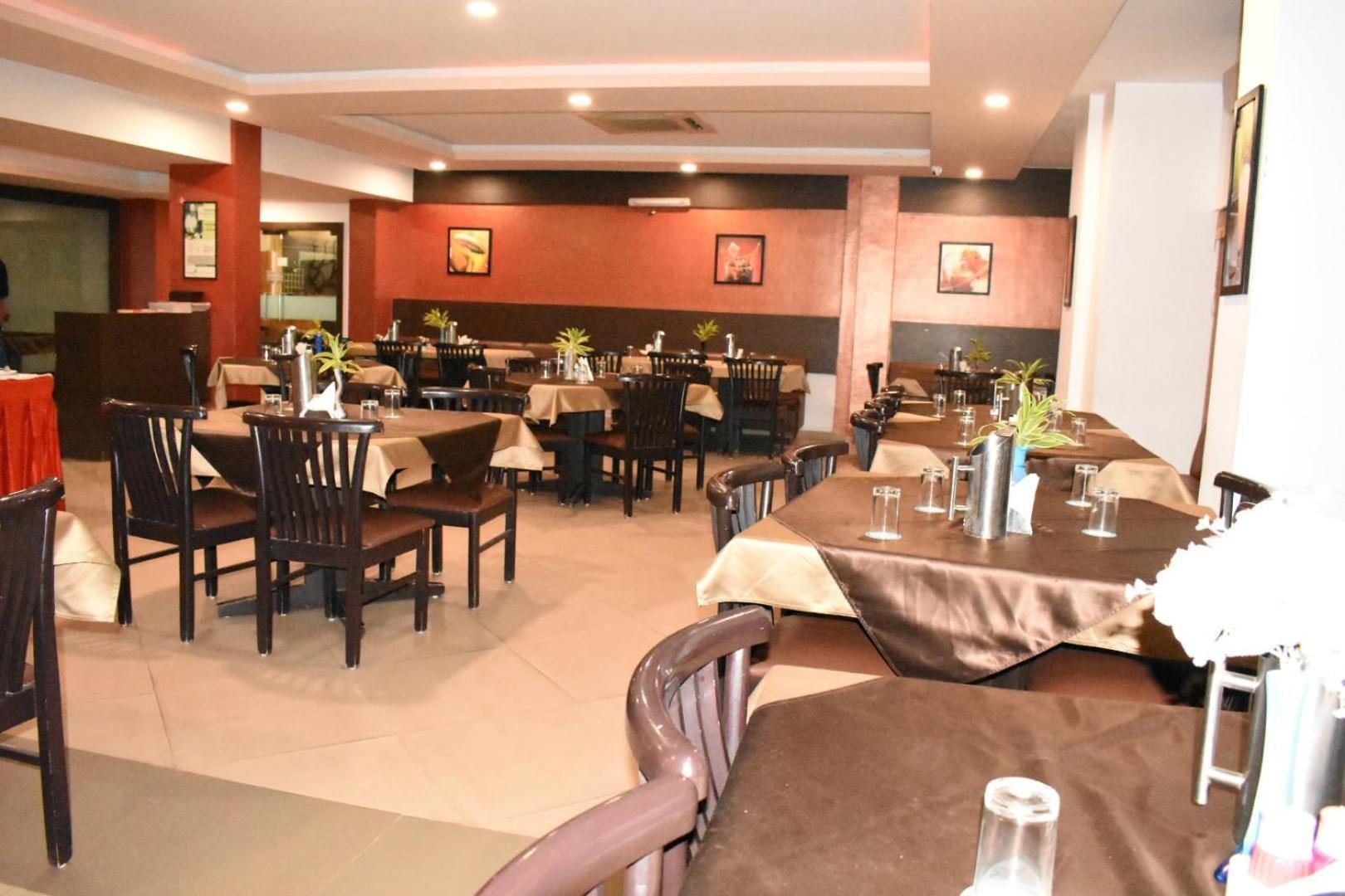 Goverdhan Greens Resort Dwarka L Hotels In Dwarka Eksteriør billede