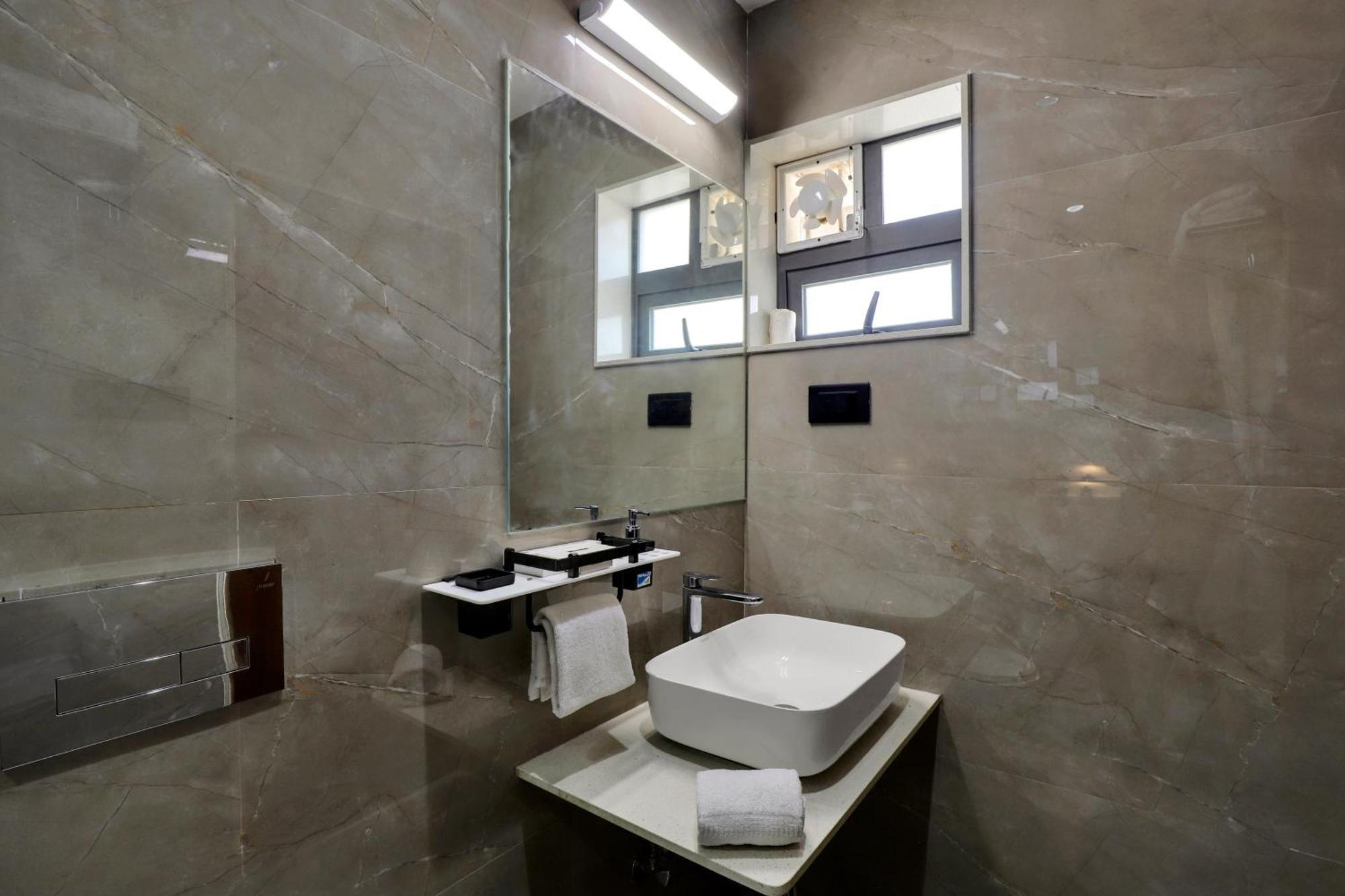 Goverdhan Greens Resort Dwarka L Hotels In Dwarka Eksteriør billede