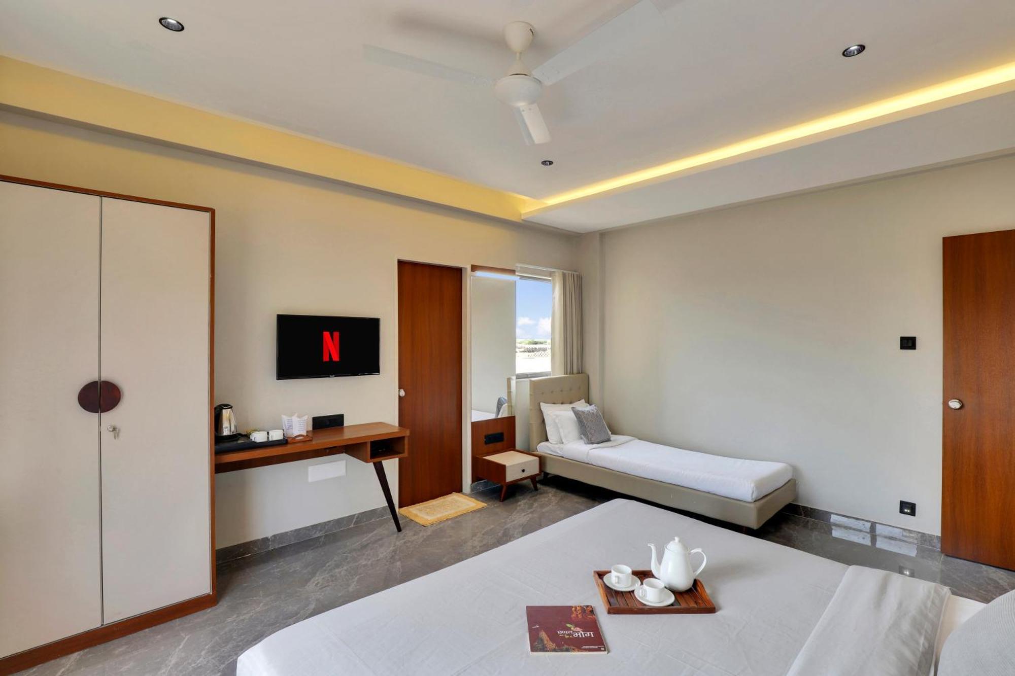 Goverdhan Greens Resort Dwarka L Hotels In Dwarka Eksteriør billede