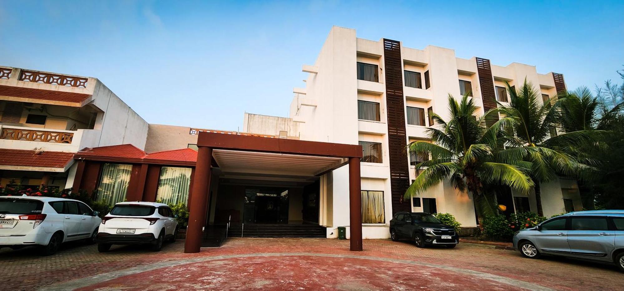 Goverdhan Greens Resort Dwarka L Hotels In Dwarka Eksteriør billede