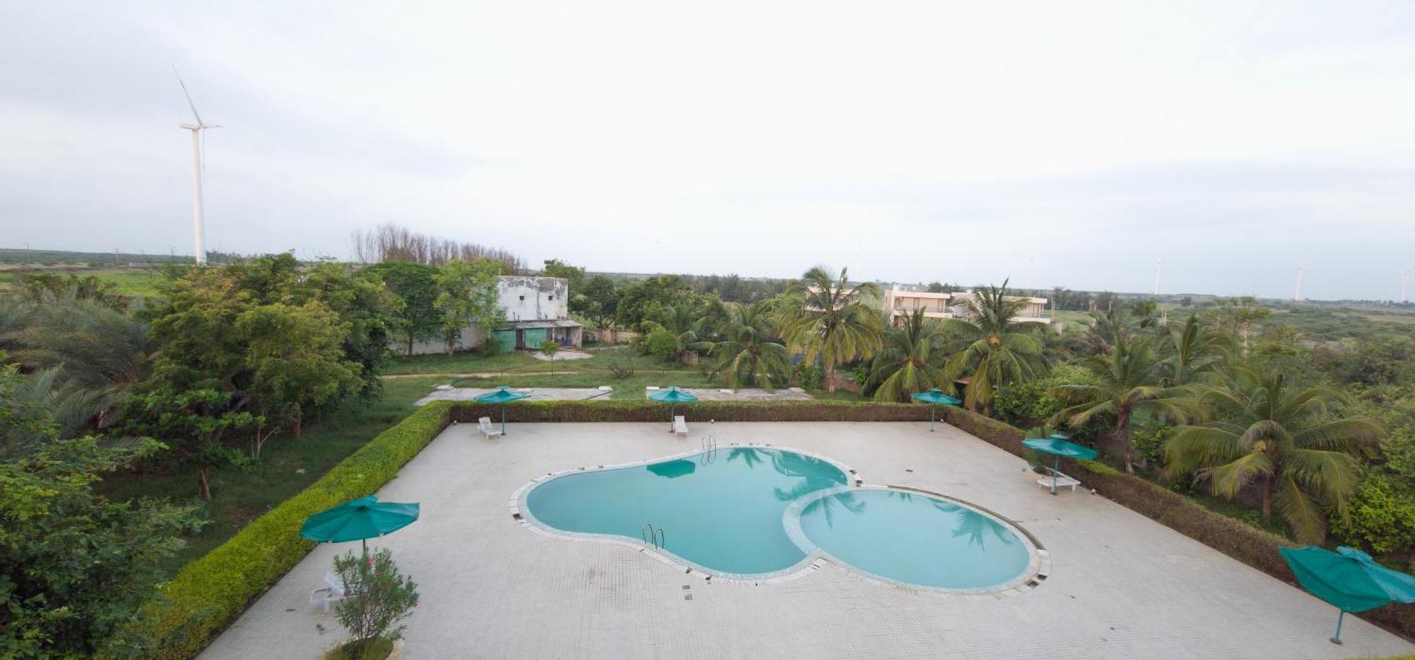 Goverdhan Greens Resort Dwarka L Hotels In Dwarka Eksteriør billede