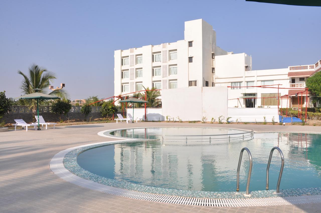 Goverdhan Greens Resort Dwarka L Hotels In Dwarka Eksteriør billede