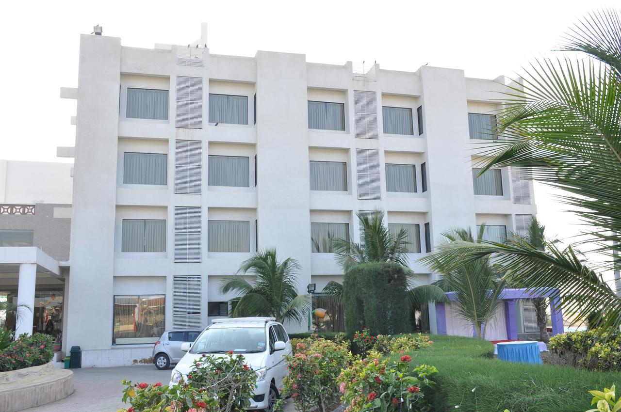 Goverdhan Greens Resort Dwarka L Hotels In Dwarka Eksteriør billede