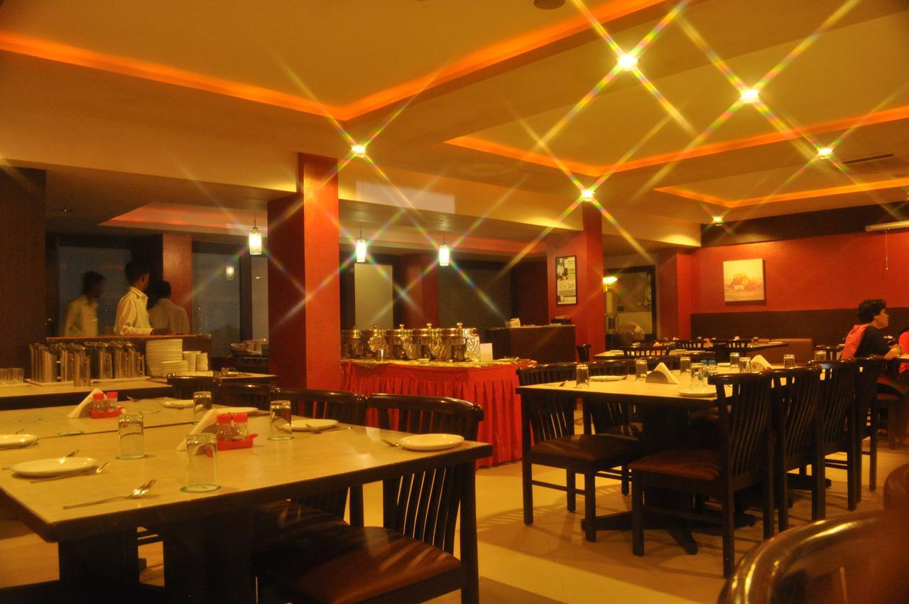 Goverdhan Greens Resort Dwarka L Hotels In Dwarka Eksteriør billede