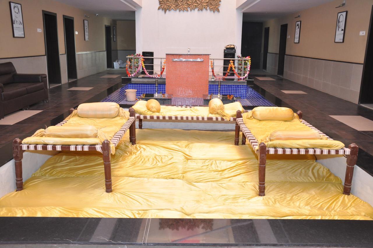 Goverdhan Greens Resort Dwarka L Hotels In Dwarka Eksteriør billede