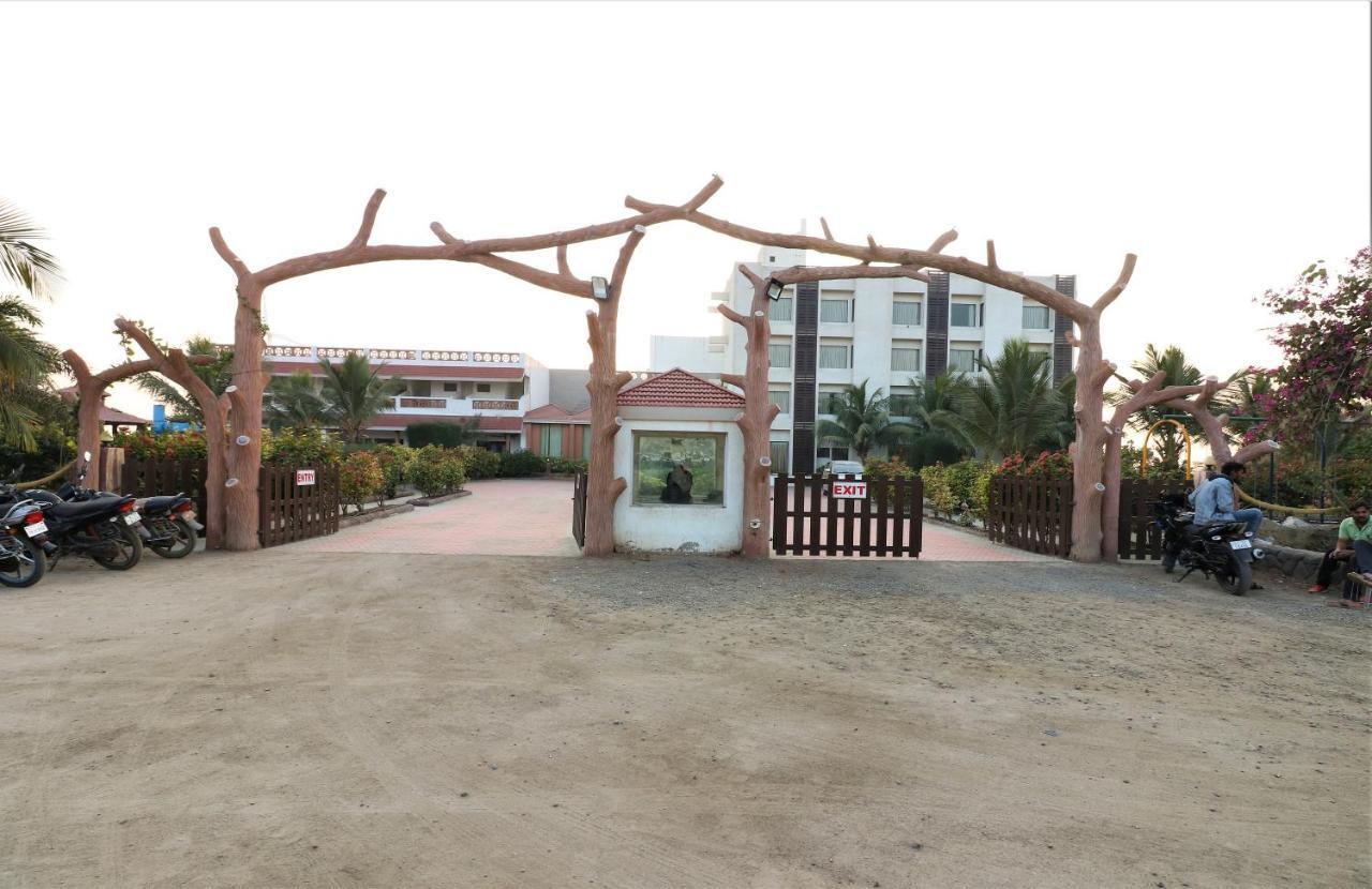 Goverdhan Greens Resort Dwarka L Hotels In Dwarka Eksteriør billede