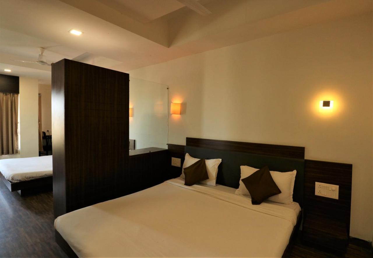 Goverdhan Greens Resort Dwarka L Hotels In Dwarka Eksteriør billede