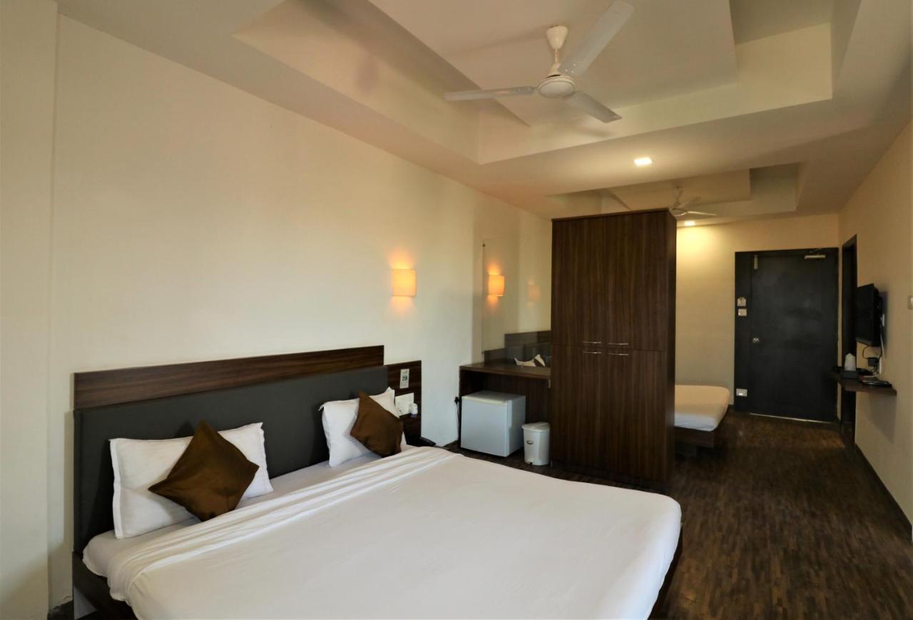 Goverdhan Greens Resort Dwarka L Hotels In Dwarka Eksteriør billede