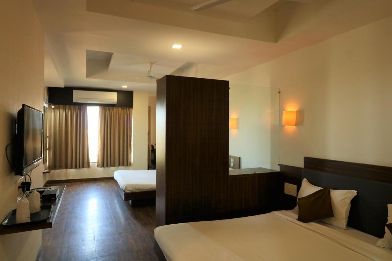 Goverdhan Greens Resort Dwarka L Hotels In Dwarka Eksteriør billede