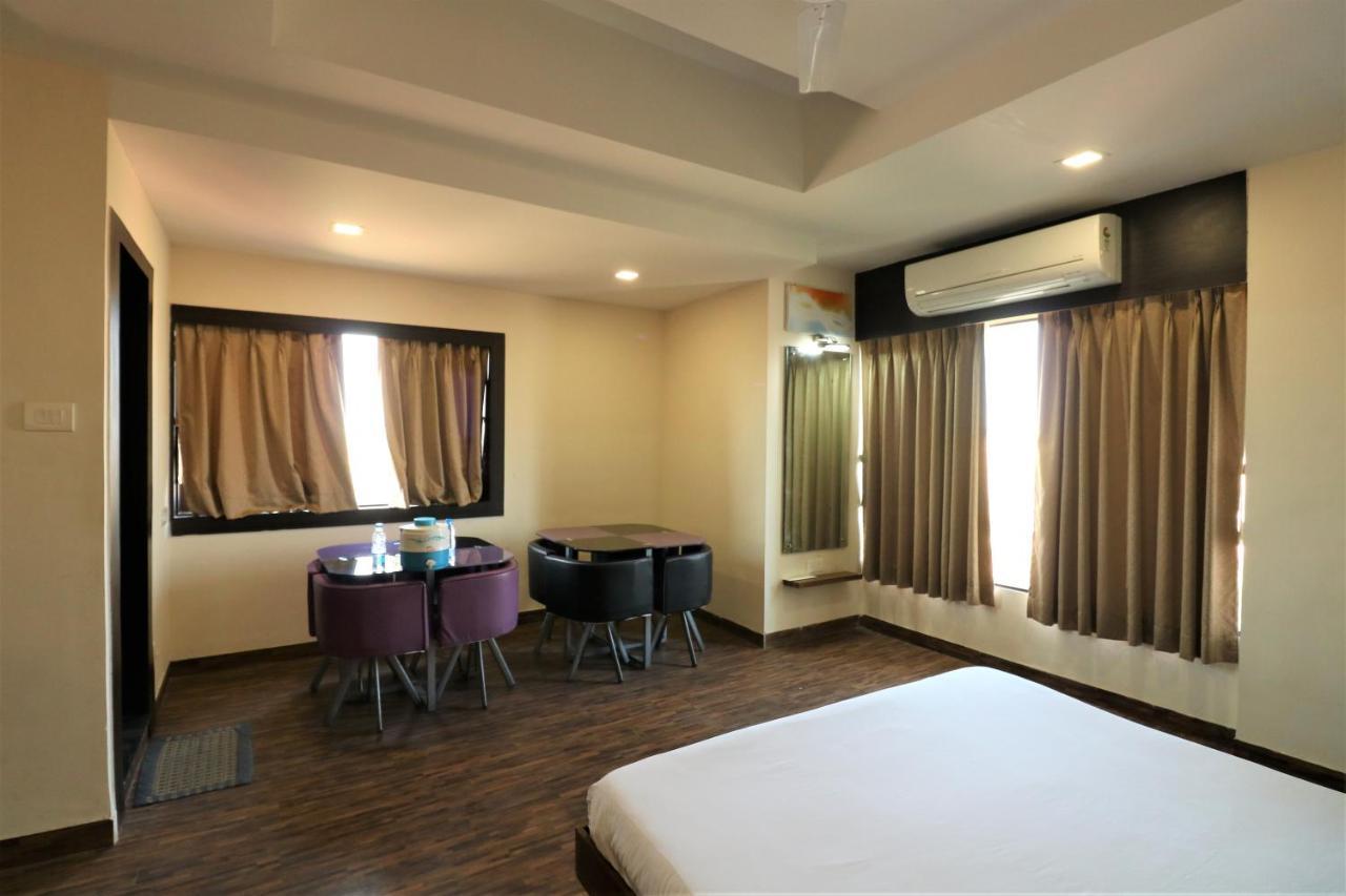 Goverdhan Greens Resort Dwarka L Hotels In Dwarka Eksteriør billede