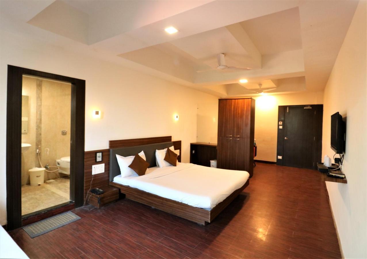 Goverdhan Greens Resort Dwarka L Hotels In Dwarka Eksteriør billede