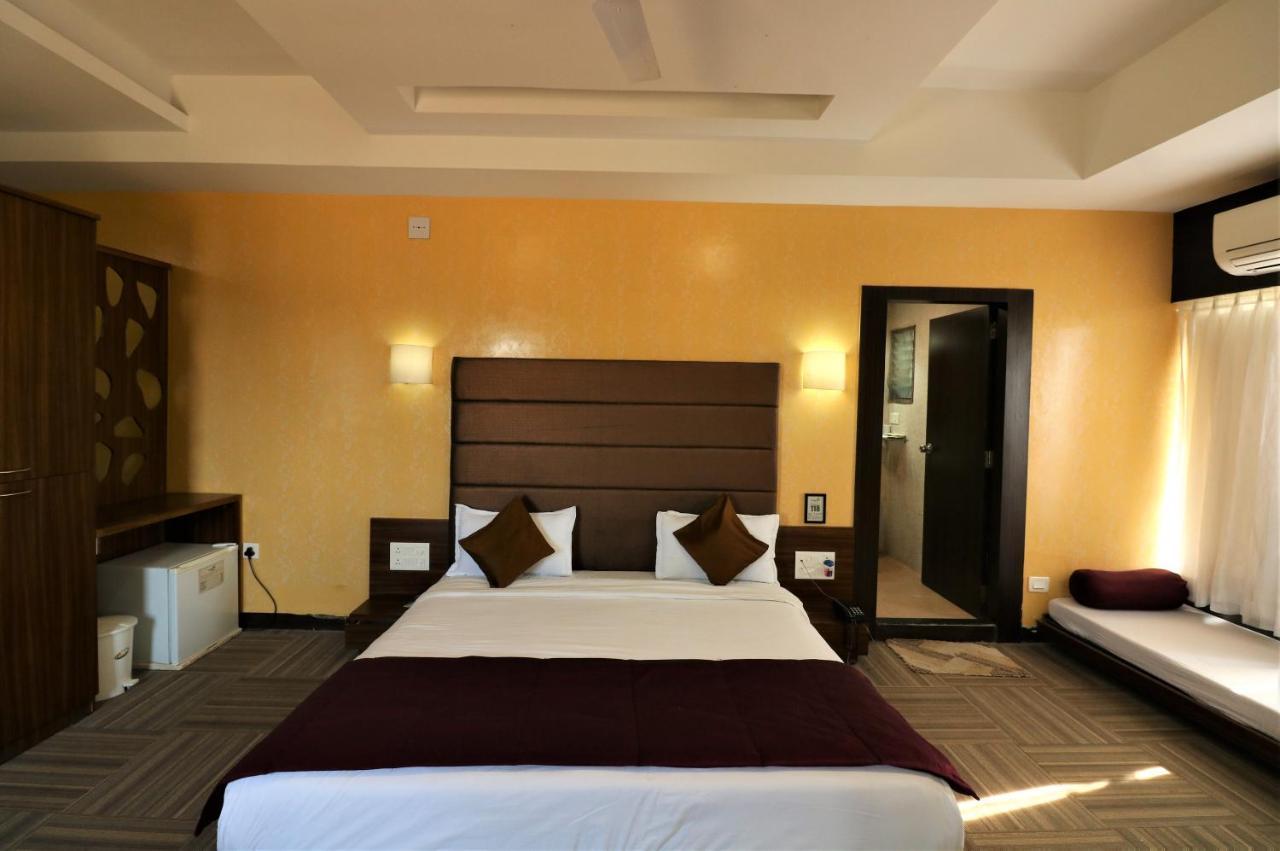 Goverdhan Greens Resort Dwarka L Hotels In Dwarka Eksteriør billede